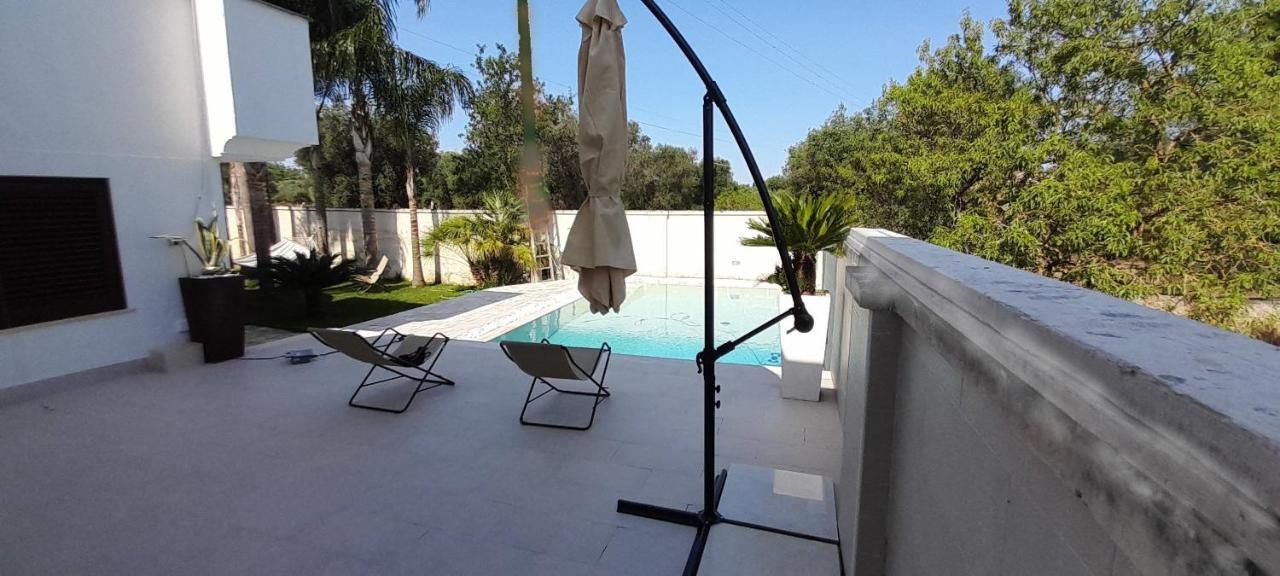 Villa Con Piscina Aria Di Sole Francavilla Fontana Exterior foto