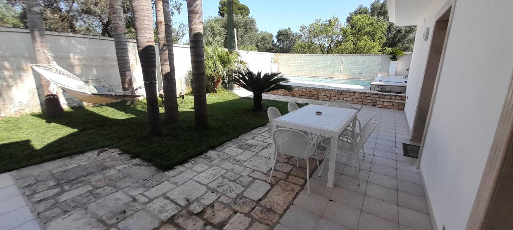 Villa Con Piscina Aria Di Sole Francavilla Fontana Exterior foto